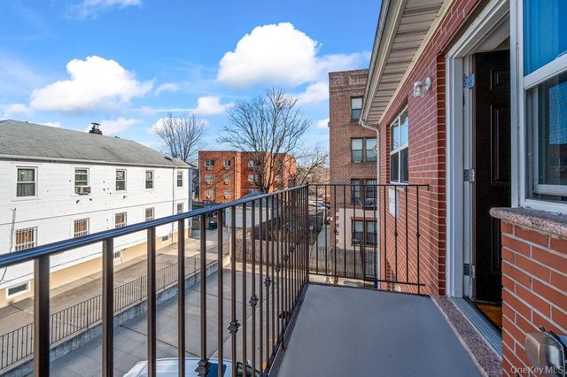 13907 34th Avenue, Flushing, NY 11354