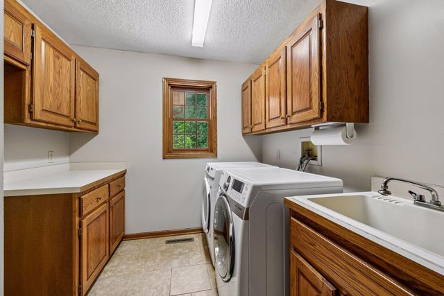 5 Acorn Drive, Sunfish Lake, MN 55077