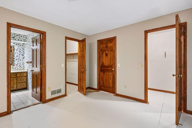5 Acorn Drive, Sunfish Lake, MN 55077