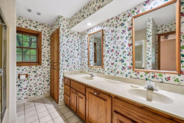5 Acorn Drive, Sunfish Lake, MN 55077