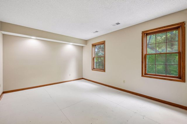 5 Acorn Drive, Sunfish Lake, MN 55077