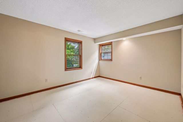 5 Acorn Drive, Sunfish Lake, MN 55077