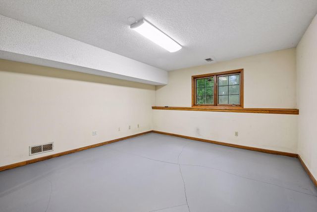 5 Acorn Drive, Sunfish Lake, MN 55077