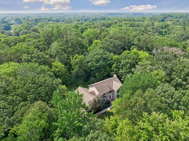 5 Acorn Drive, Sunfish Lake, MN 55077