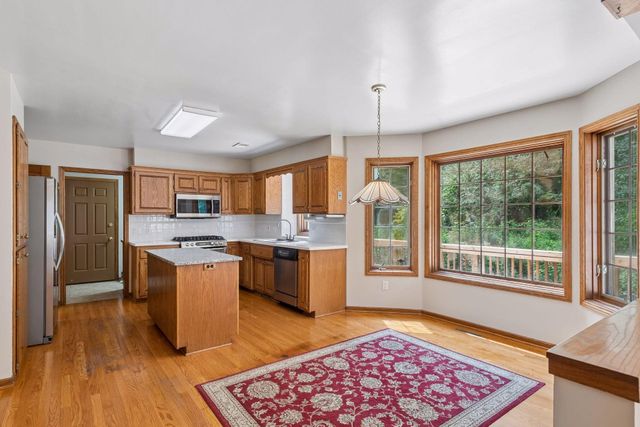 5 Acorn Drive, Sunfish Lake, MN 55077