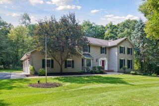 5 Acorn Drive, Sunfish Lake, MN 55077