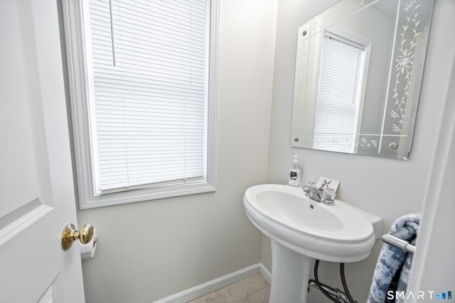 27 Amber Place, Waterbury, CT 06705