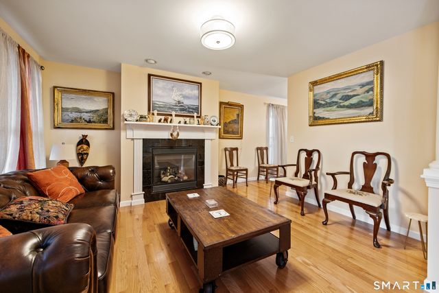 27 Amber Place, Waterbury, CT 06705