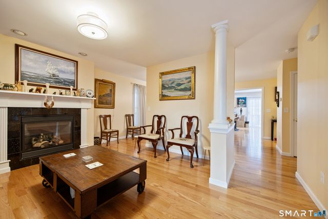 27 Amber Place, Waterbury, CT 06705