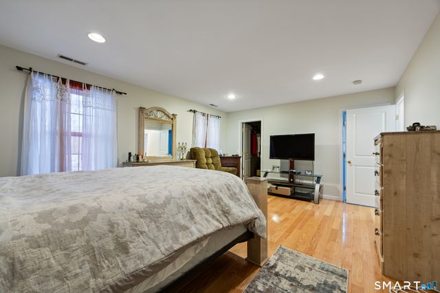 27 Amber Place, Waterbury, CT 06705