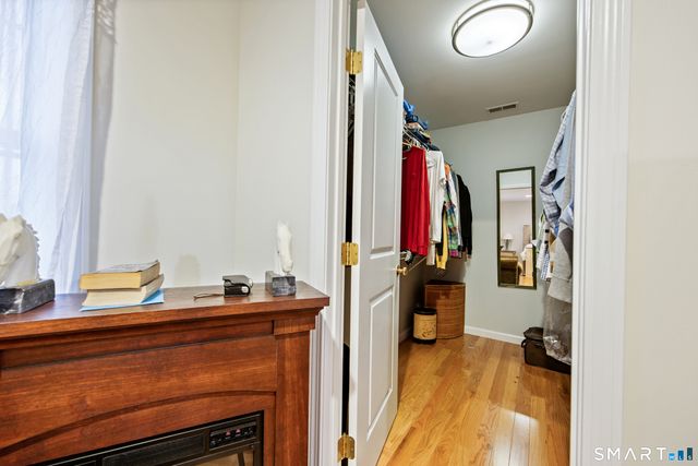 27 Amber Place, Waterbury, CT 06705