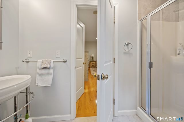 27 Amber Place, Waterbury, CT 06705