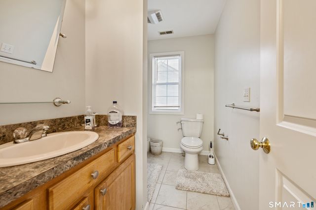 27 Amber Place, Waterbury, CT 06705