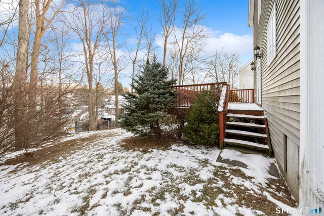 27 Amber Place, Waterbury, CT 06705