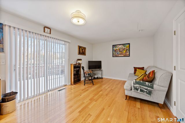 27 Amber Place, Waterbury, CT 06705