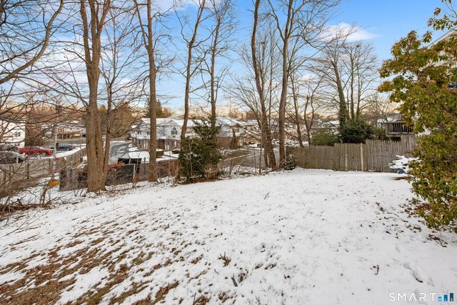 27 Amber Place, Waterbury, CT 06705