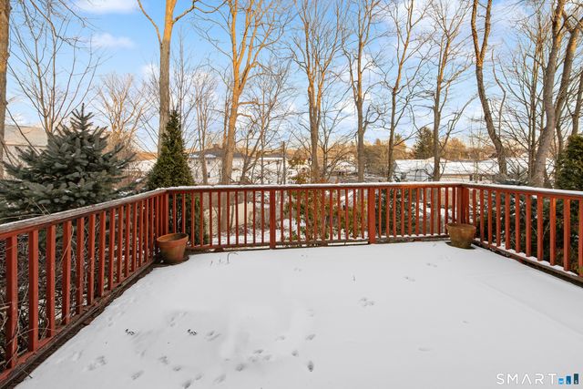 27 Amber Place, Waterbury, CT 06705