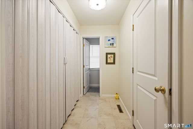 27 Amber Place, Waterbury, CT 06705