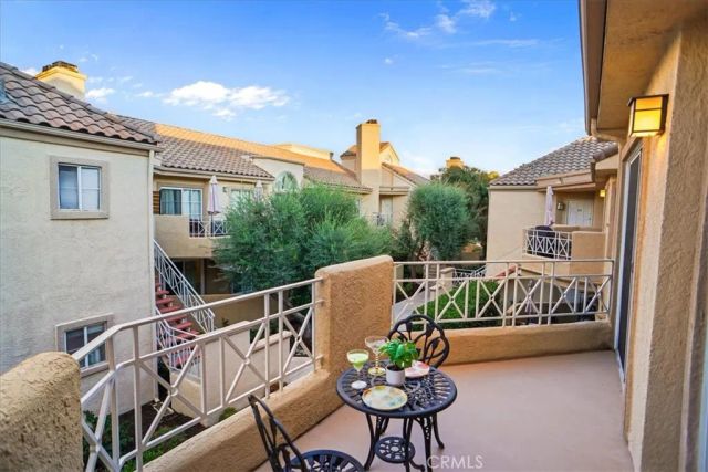 23633 Del Monte 272, Valencia, CA 91355