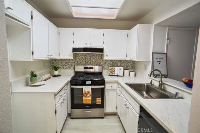 23633 Del Monte 272, Valencia, CA 91355