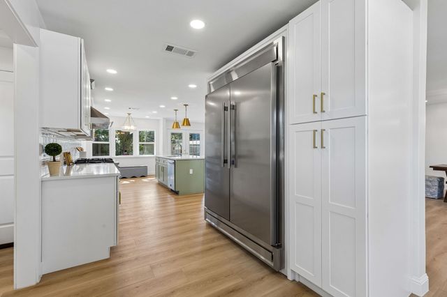 11864 Cold Harbor Lane, Dallas, TX 75244