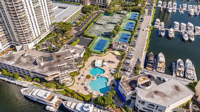 19707 Turnberry Way 9J, Aventura, FL 33180