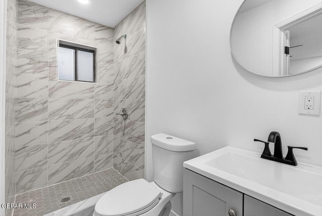 990 Gloria Street, El Paso, TX 79907