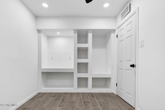 990 Gloria Street, El Paso, TX 79907