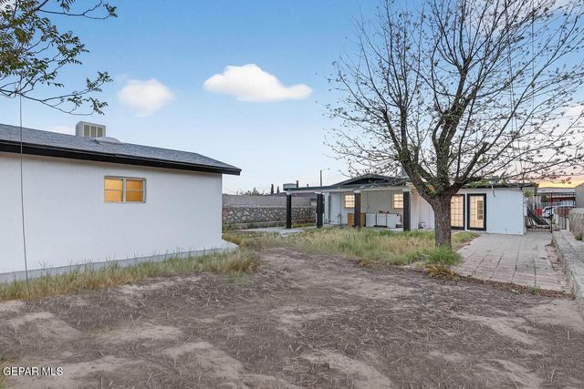 990 Gloria Street, El Paso, TX 79907