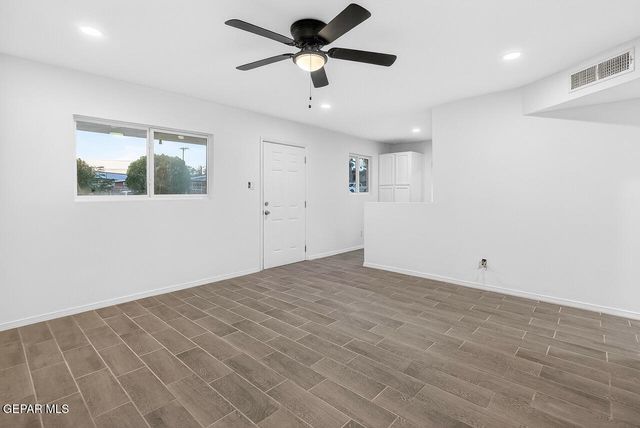 990 Gloria Street, El Paso, TX 79907