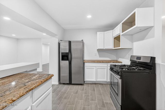 990 Gloria Street, El Paso, TX 79907