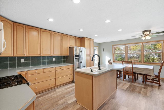 10525 Rhode Island Avenue N, Brooklyn Park, MN 55445