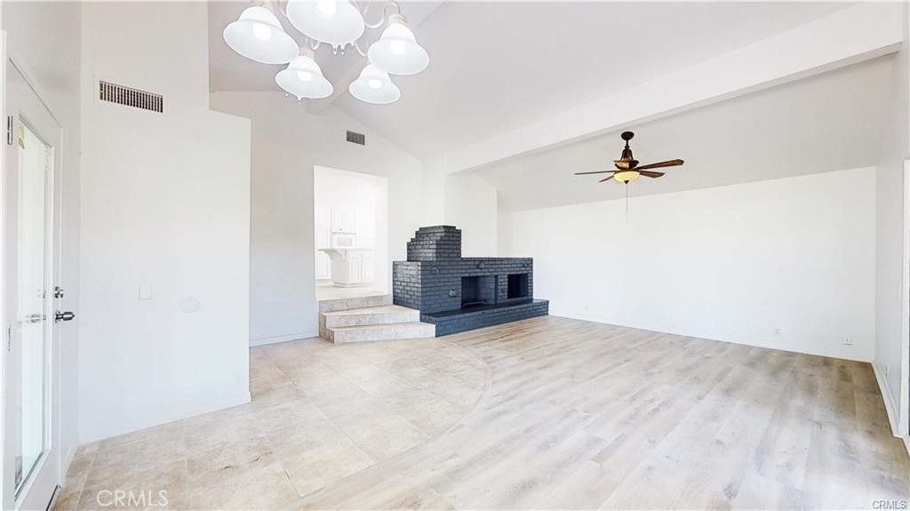 Image 12 of property listing at 16201 Alta Cresta Avenue, Riverside, CA 92508