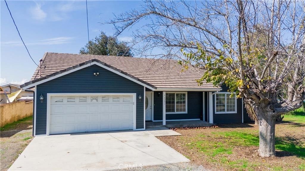 Image 3 of property listing at 16201 Alta Cresta Avenue, Riverside, CA 92508