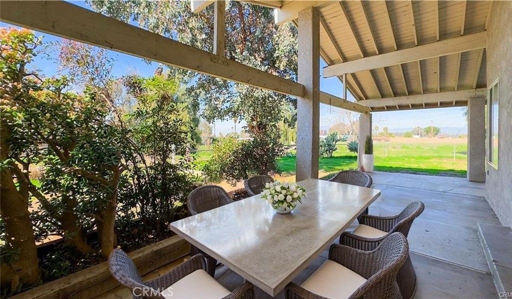 Image 33 of property listing at 16201 Alta Cresta Avenue, Riverside, CA 92508