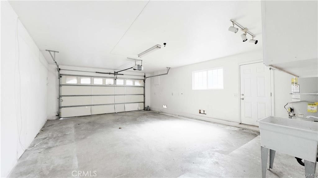 Image 39 of property listing at 16201 Alta Cresta Avenue, Riverside, CA 92508