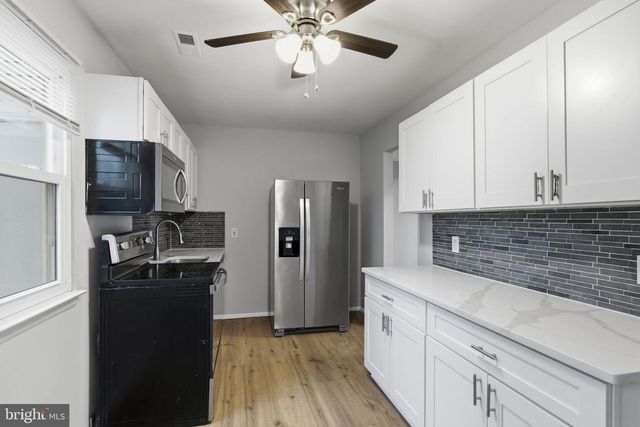 341 CLARKSON ST, Burlington, NJ 08016