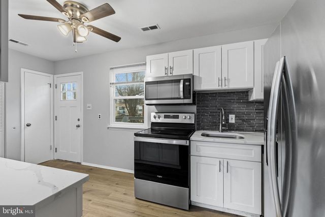 341 CLARKSON ST, Burlington, NJ 08016