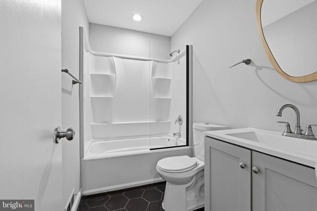 341 CLARKSON ST, Burlington, NJ 08016