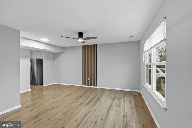 341 CLARKSON ST, Burlington, NJ 08016