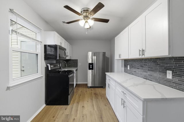 341 CLARKSON ST, Burlington, NJ 08016