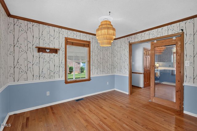 300 Buckingham Drive, Mebane, NC 27302