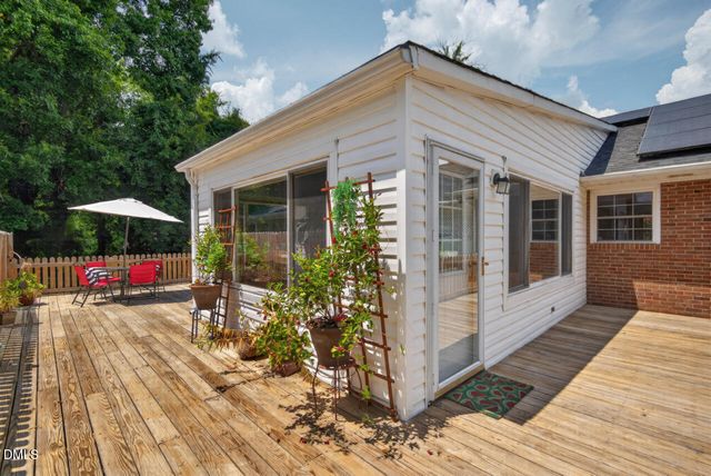 300 Buckingham Drive, Mebane, NC 27302