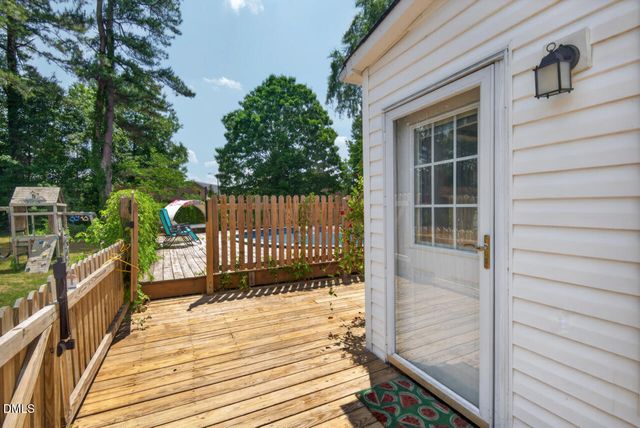 300 Buckingham Drive, Mebane, NC 27302