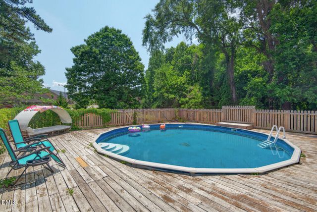 300 Buckingham Drive, Mebane, NC 27302