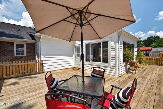 300 Buckingham Drive, Mebane, NC 27302