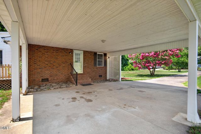 300 Buckingham Drive, Mebane, NC 27302