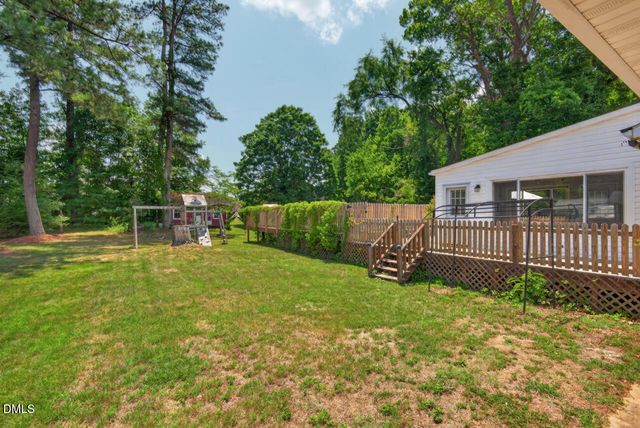300 Buckingham Drive, Mebane, NC 27302