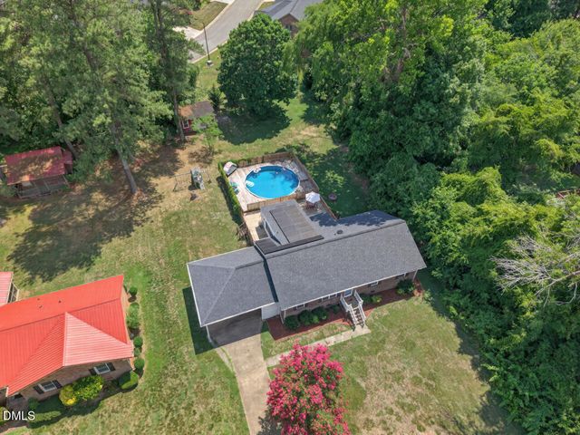 300 Buckingham Drive, Mebane, NC 27302