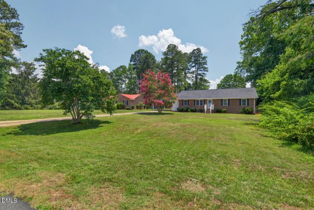 300 Buckingham Drive, Mebane, NC 27302